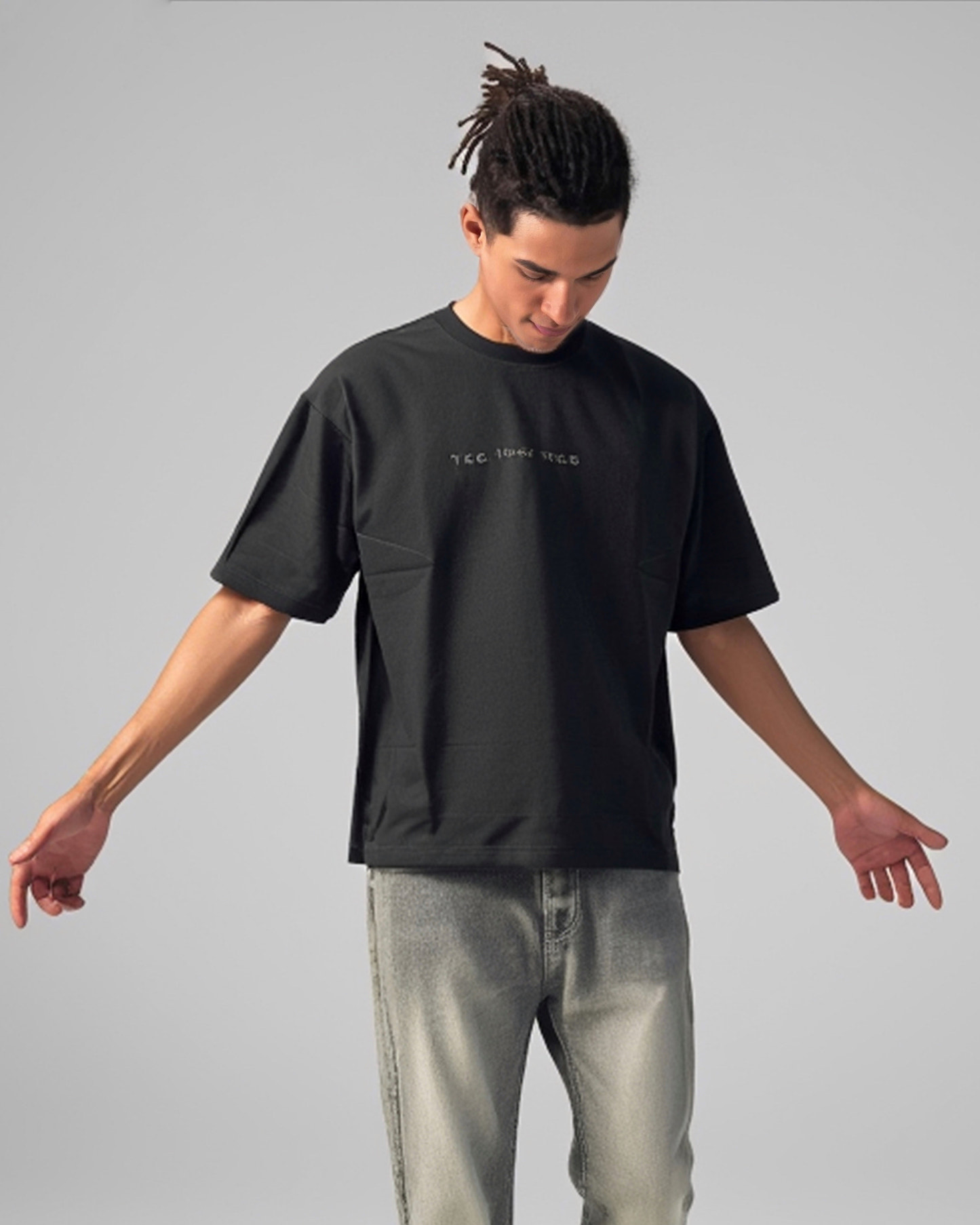 five sleeve plain T-shirt