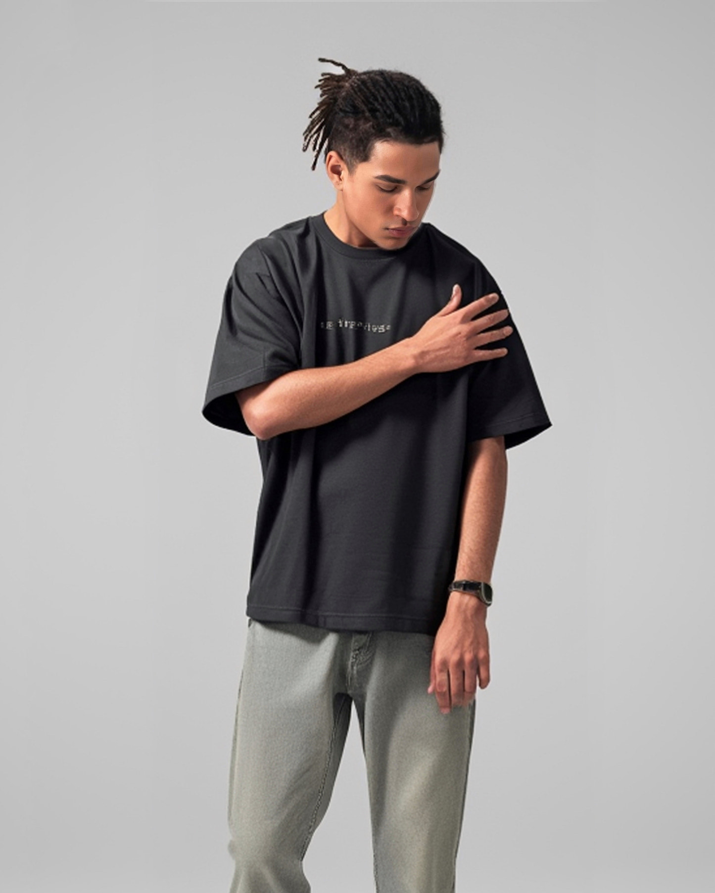 five sleeve plain T-shirt