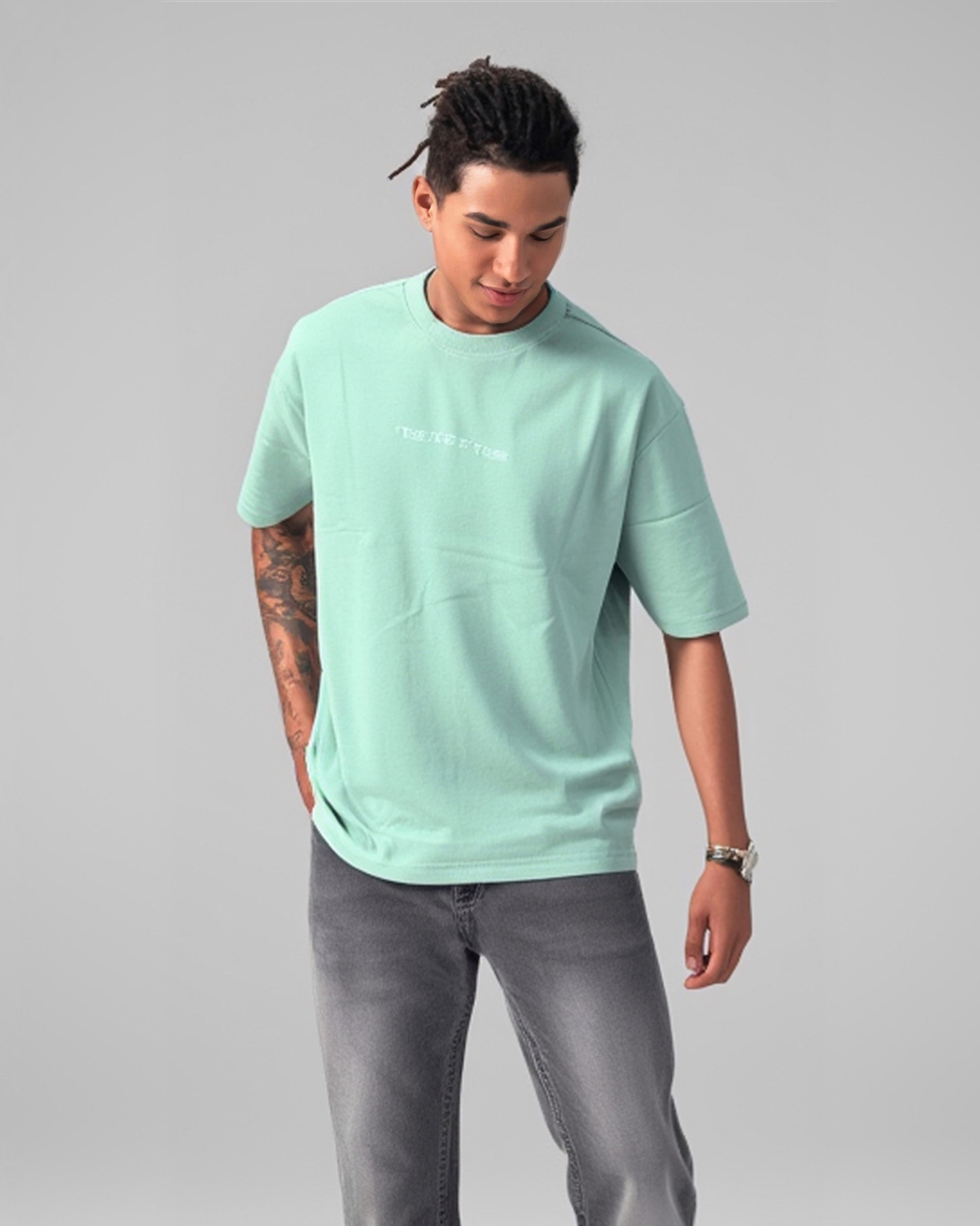 five sleeve plain T-shirt