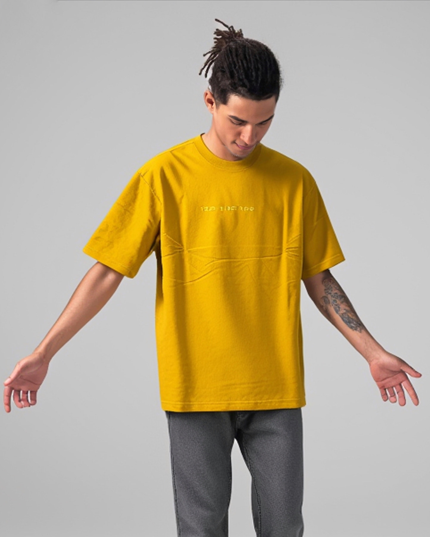 five sleeve plain T-shirt