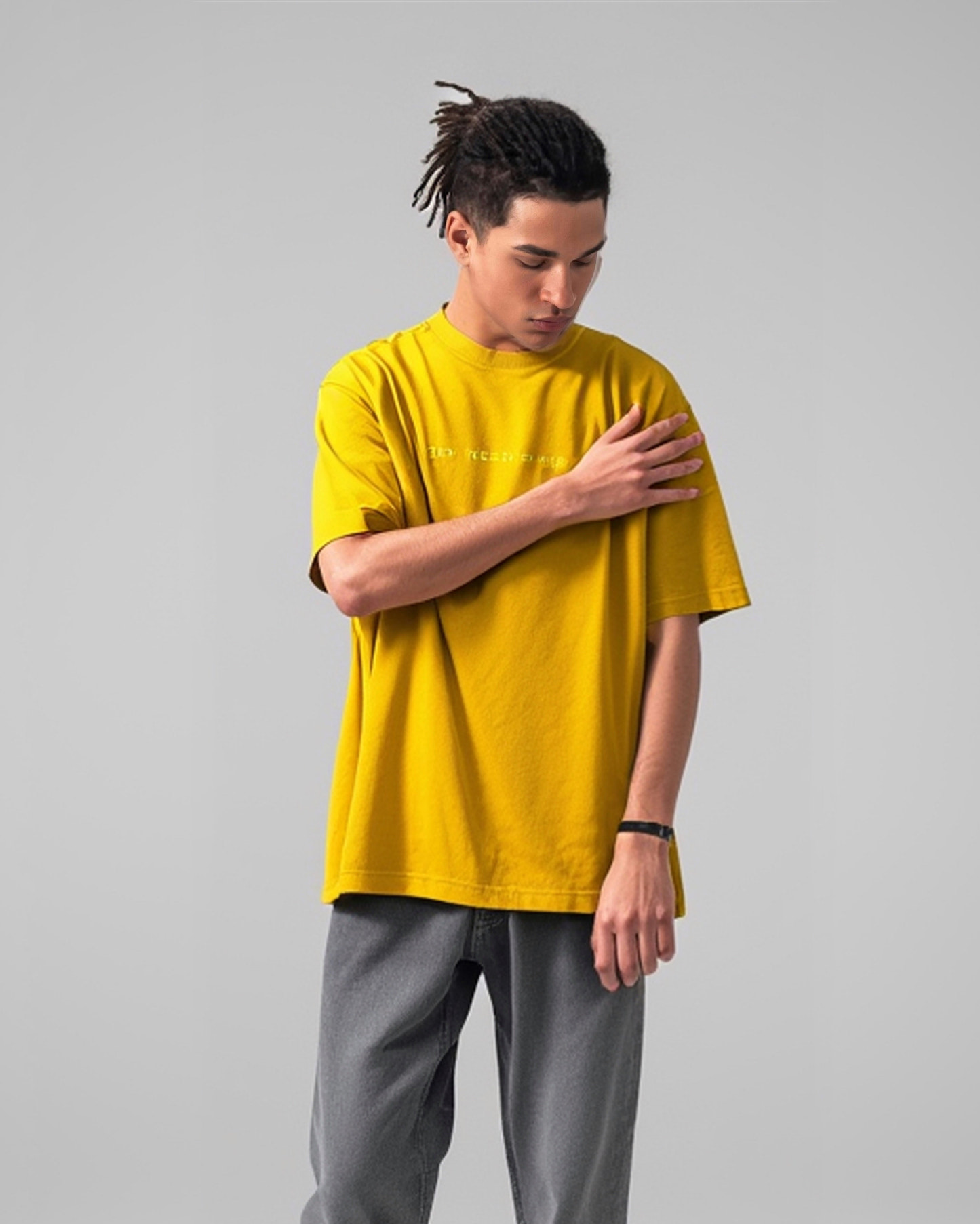 five sleeve plain T-shirt