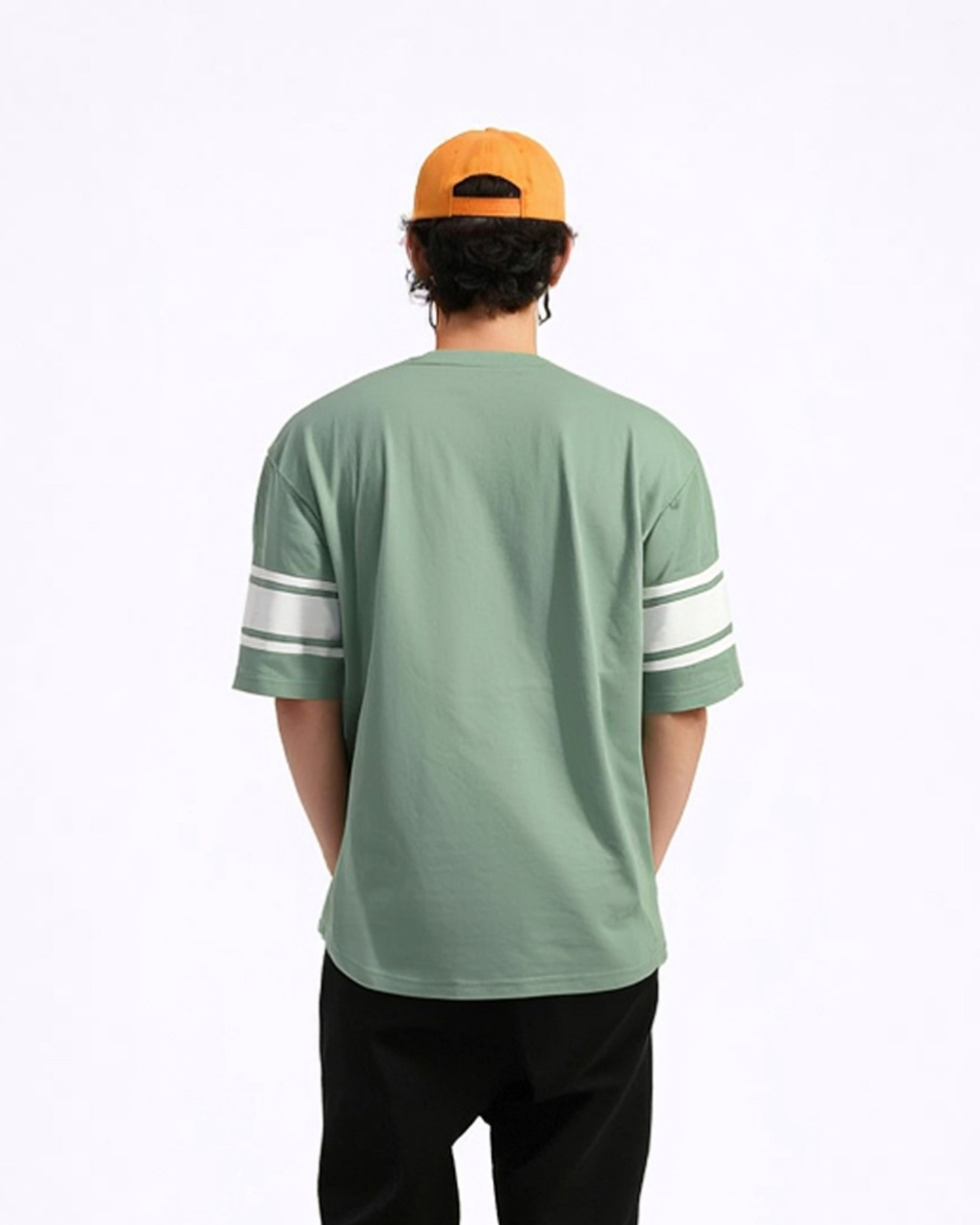 five sleeve T- shirt